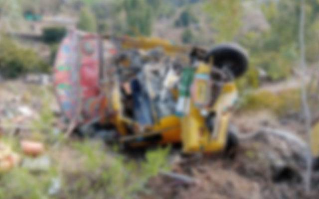 الیکشن ڈیوٹی کیلئے جانے والی پولیس بس کو خوفناک حادثہ، 28 افراد زخمی 