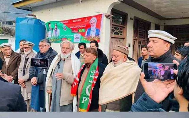  خیبرپختونخوا; آزاد امیدوار پرویز خٹک نے پی ٹی آئی میں شمولیت اختیار کرلی 