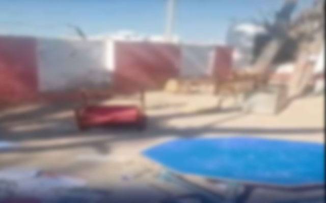  جھنگ؛ پی پی 127 کے پولنگ اسٹیشن پر نامعلوم افراد کا دھاوا، بیلٹ بکس اٹھا کر فرار