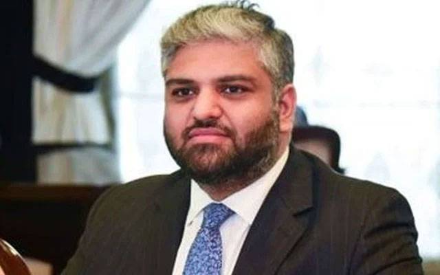  این اے 150 ملتان؛ پی ٹی آئی حمایت یافتہ آزاد امیدوار زین قریشی سب سے آگے 