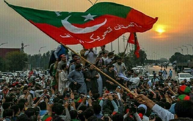 لبرٹی میں پی ٹی آئی کارکنان کا احتجاج، 6 سے زائد کارکنان گرفتار 