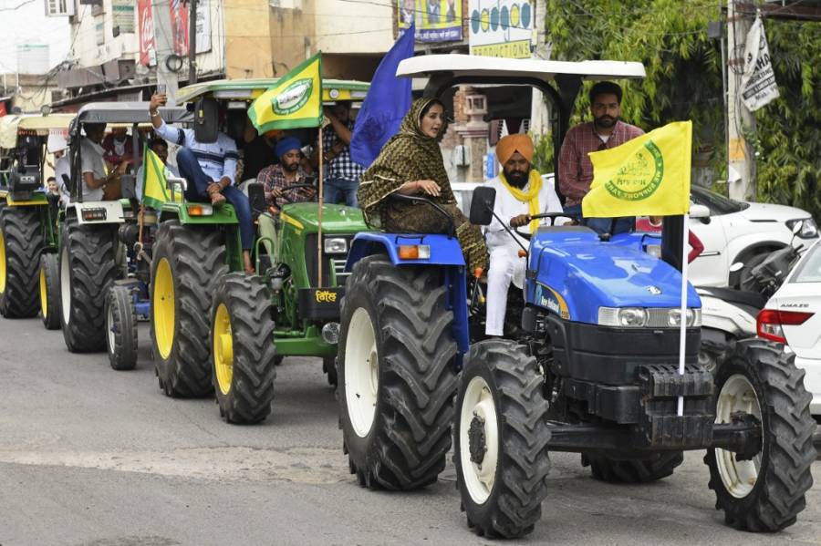 بھارت : کسانوں نے ایک مرتبہ پھر احتجاج شروع کر کے سڑکوں پر آنے کا فیصلہ کر لیا 