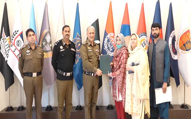 آئی جی پنجاب کا شہدا پولیس کے بچوں کیلئے احسن اقدام 