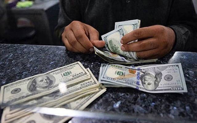  انٹربینک میں ڈالر سستا، اوپن مارکیٹ سے بھی اہم خبر آگئی 