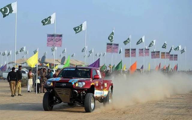 صحرائے چولستان میں سجا سب سے بڑا موٹر اسپورٹس میلہ