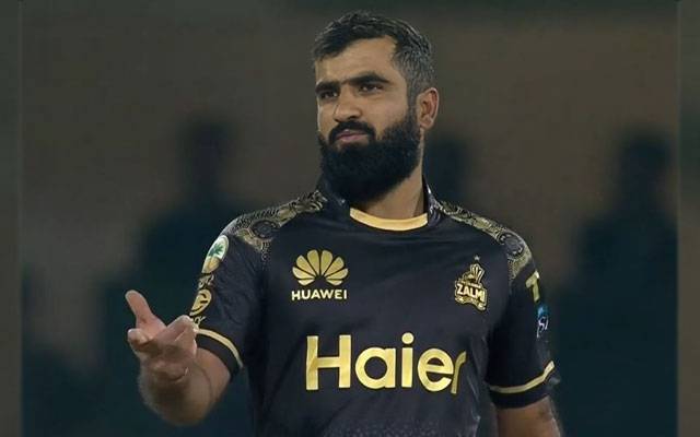 عارف یعقوب نے  پشاور زلمی کو  اسلام آباد یونائٹڈ پر فتح دِلوا پر پوائنٹس ٹیبل پر ٹاپ تھری میں پہنچا دیا