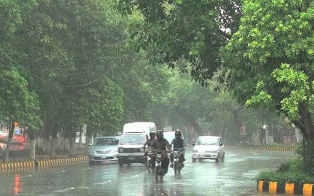 لاہور: صبح سویرے ہلکی بوندا باندی سے موسم خوشگوار،محکمہ موسمیات نے اہم پیشگوئی کر دی