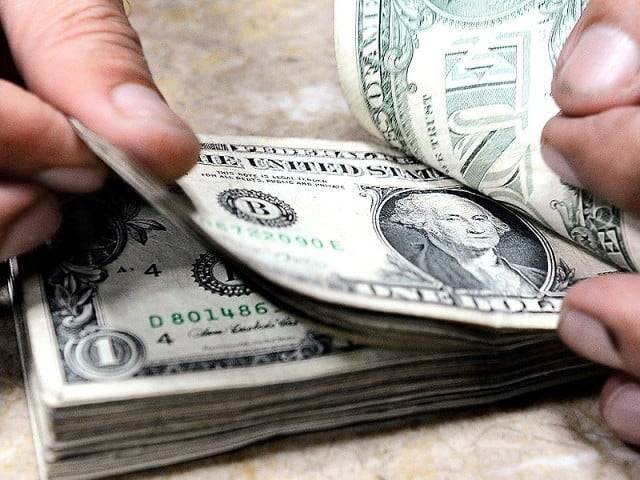 8 ماہ میں تجارتی خسارہ 30 فیصد کمی سے 14 ارب 87 کروڑ ڈالر رہ گیا