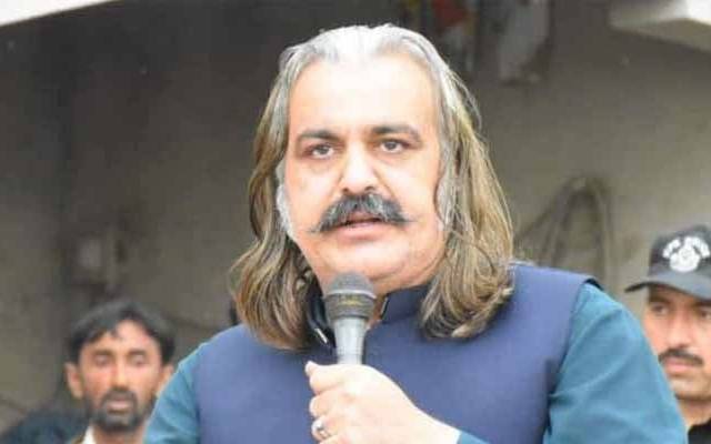 وزیراعلیٰ خیبر پختونخوا علی امین گنڈاپور کا مستحق افراد کو 10 ہزار کیش دینے کا اعلان 