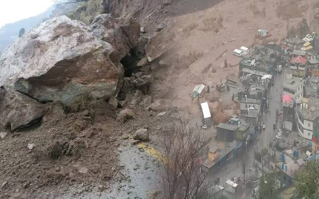 باغ آزاد کشمیر: شدید بارش اور برف باری،نظام زندگی بری طرح متاثر