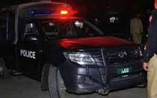 شاہدرہ :  پولیس کا ناکہ بندی کے دوران ڈاکوؤں سے مقابلہ، ایک ڈاکو زخمی حالت میں گرفتار