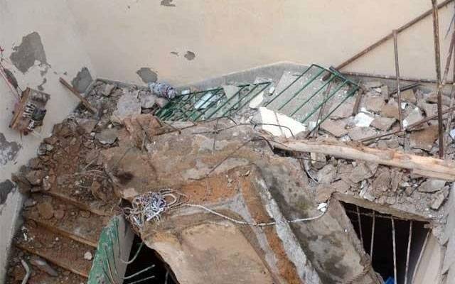  مسلسل بارشوں سے بوسیدہ مکان کی چھت گر گئی،ایک ہی خاندان کے 6 افراد جاں بحق