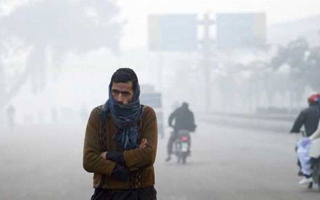 لاہور میں سرد ہواؤں کا راج، جاتی سردی پھر لوٹ آئی 