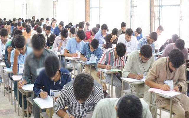 امتحانی مراکز میں طلباء بغیر لائٹ کے امتحان دینے پر مجبور
