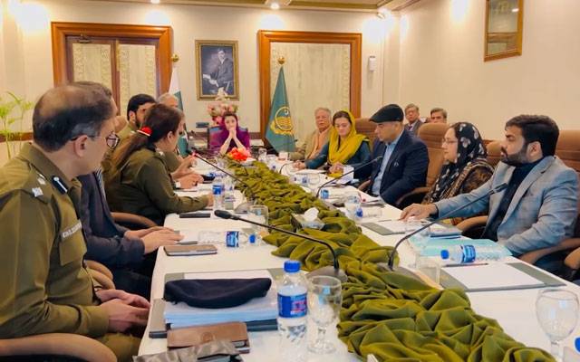 لاہور میں ٹریفک کی روانی میں بہتری کیلئے وزیر اعلیٰ پنجاب مریم نواز نے اہم فیصلہ کرلیا 