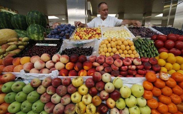 پھلوں  کی سرکاری نرخوں کے برعکس فروخت جاری