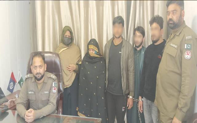 لیاقت آباد پولیس کی بڑٰی کارروائی،حاملہ خاتون کو قتل کرنے والے جعلی ڈاکٹرز کے گروہ کو گرفتار