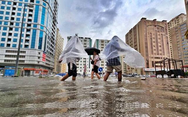 Dubai Heavy Rains, Oman Heavy Rains, Abudahbi Rains, Urban Flooding in UAE, City42, Climate, Rain storm, Thunder storm, City42 