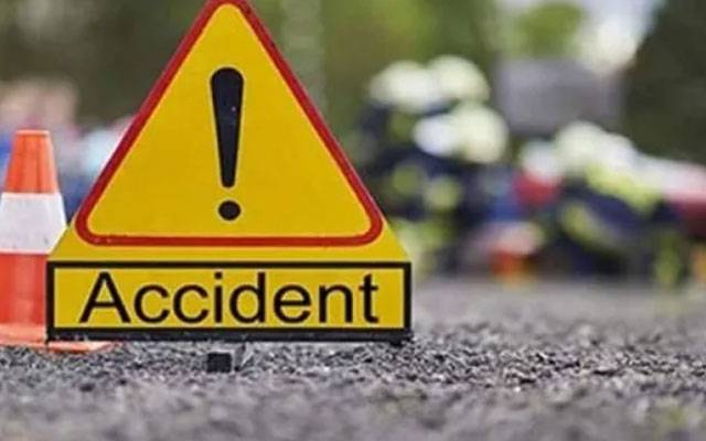 نوشہرہ؛ روڈ ٹریفک حادثہ، 3 افراد جاں بحق، 1 زخمی 