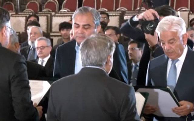 وزیراعظم شہباز شریف کی 19 رکنی وفاقی کابینہ نے حلف اٹھا لیا
