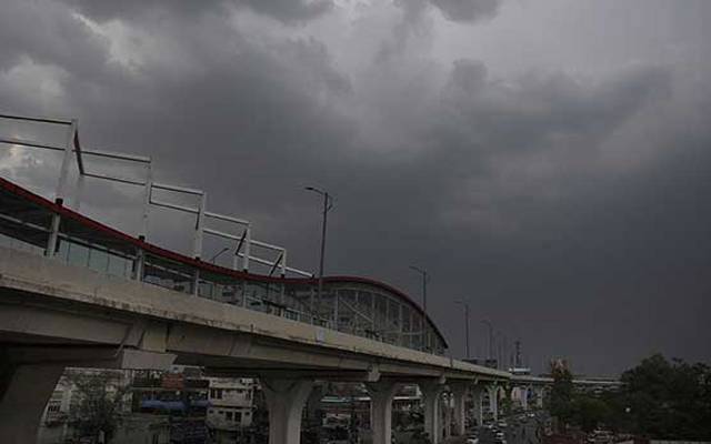  لاہور ; موجودہ درجہ حرارت 22 ڈگری ریکارڈ، 13 ڈگری سینٹی گریڈ تک جانے کا امکان