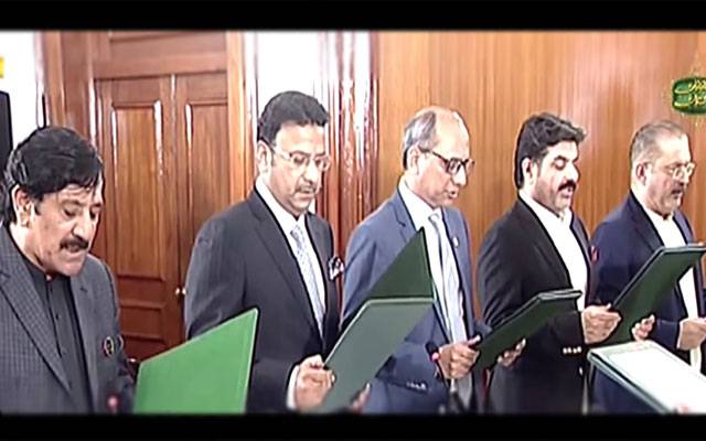 سندھ کی نو رکنی کابینہ نے حلف اٹھا لیا، صوبائی وزراء کو ان کے قلمدان سونپ دیے گئے