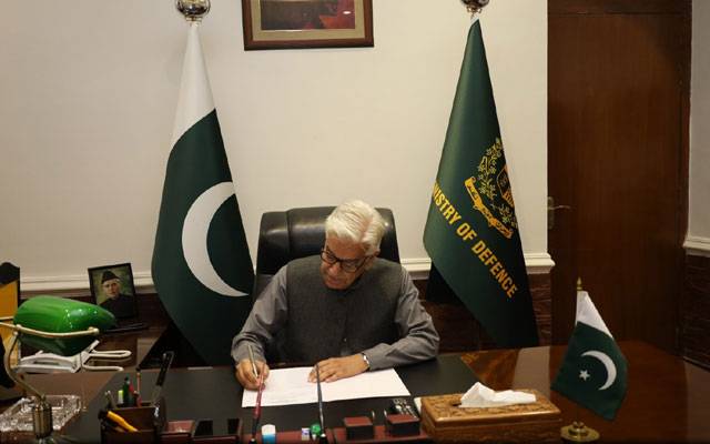  خواجہ محمد آصف نے وزیر دفاع و دفاعی پیداوار کا چارج سنبھال لیا