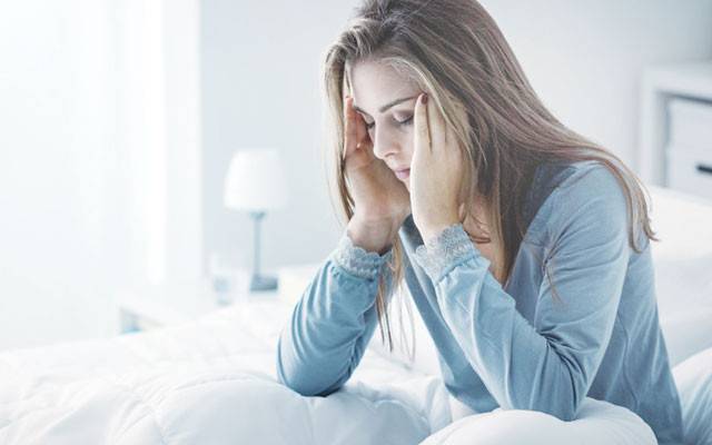کیا مردوں کے مقابلے میں خواتین کو زیادہ نیند آتی ہے ؟ 