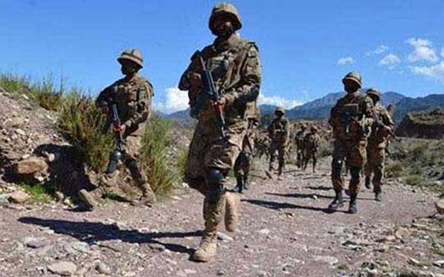ڈی آئی خان: سکیورٹی فورسز کے قافلے پر خودکش حملہ, 2 جوان شہید، 17 زخمی