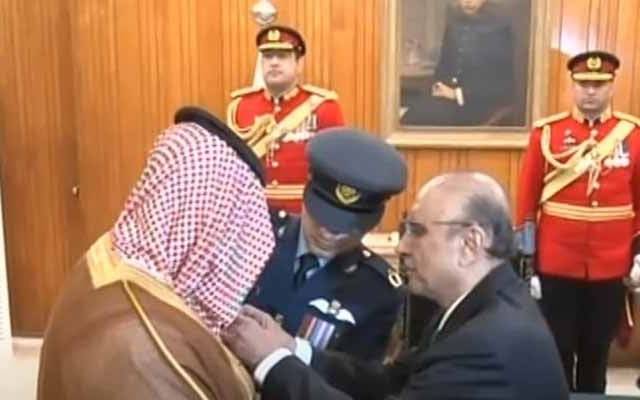 صدر مملکت نے سعودی وزیر دفاع کو نشان پاکستان کے اعزاز سے نواز دیا 