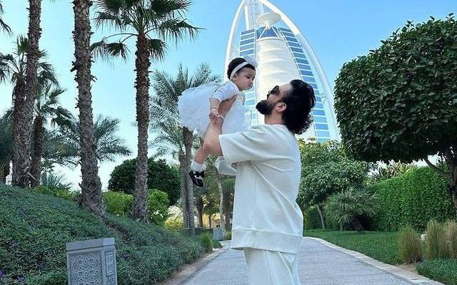 عاطف اسلم کی بیٹی کیسی لگتی ہے؟گلوکار نے تصاویر پوسٹ کر دیں