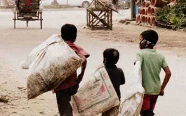  افغانستان میں جنگ اور غربت کے باعث چائلڈ لیبر میں اضافہ ہونے لگا