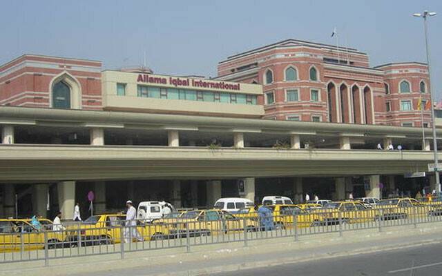 لاہور ایرپورٹ: مرکزی رن وے کے حوالے سے سی اے اے کی نئی ہدایت جاری