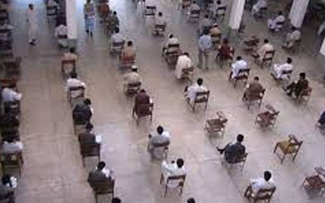 شہرکے مختلف امتحانی سنٹروں میں نقل کی شکایات،نہم کلاس کے طلبا کا احتجاج