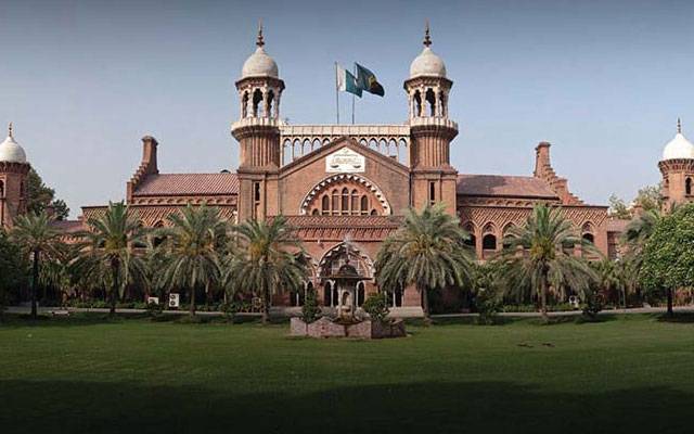  عدالت میں نامناسب رویہ اختیار کرنیوالے وکیل زاہد محمود گورائیہ کے وارنٹ گرفتاری جاری 