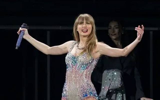Taylor Swift Officially Joins Forbes’ Billionaire List,14 Celebrity Billionaires, City42 