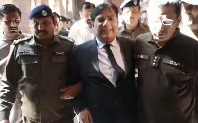 نامناسب رویہ پر وکیل زاہد محمود کو 6 ماہ قید کی سزا , ایک لاکھ جرمانہ عائد