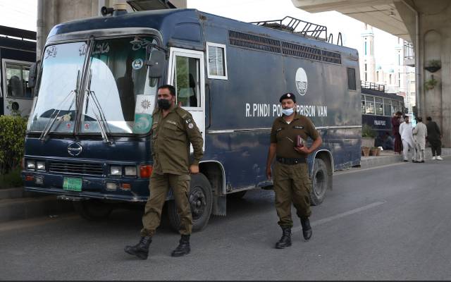 لاہور پولیس کا نشئیوں کیخلاف انوکھا آپریشن، حراست میں لیکر قریبی اضلاع میں چھوڑ آئے