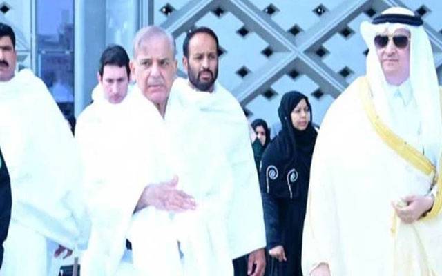 وزیراعظم کی وفد کے ہمراہ عمرہ کی ادائیگی