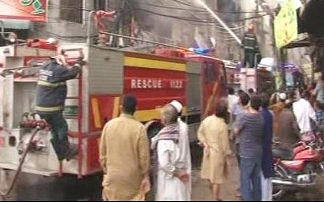 پرانی انارکلی بازارکےقریب کھمبے میں لگنے والی آگ پرقابوپالیاگیا