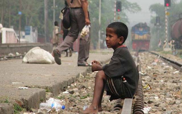 دنیا بھر میں آج سٹریٹ چلڈرن ڈے منایا جا رہا ہے