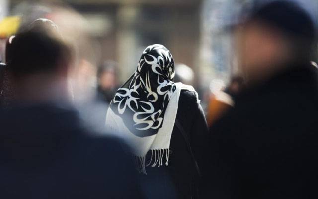 سویڈن؛ اسکارف پہننے پر نوکری سے نکالے جانے کیخلاف کیس مسلمان خاتون نے جیت لیا 