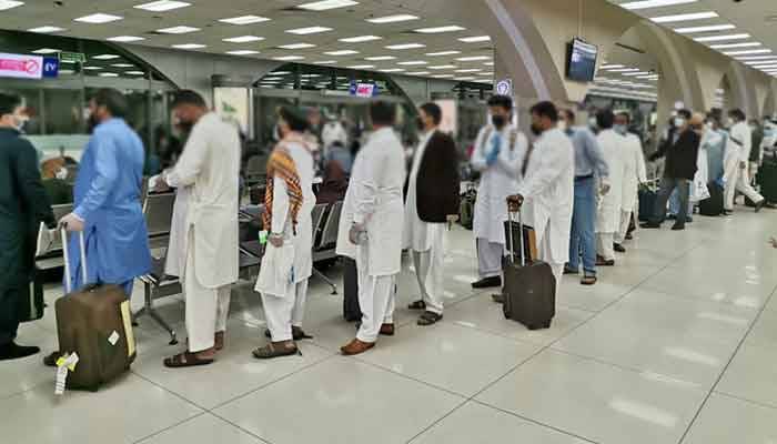 پی آئی اے کی سعودی عرب سے آنے والی پروازدرجنوں مسافروں کو جدہ ائیرپورٹ پر ہی چھوڑ آئی