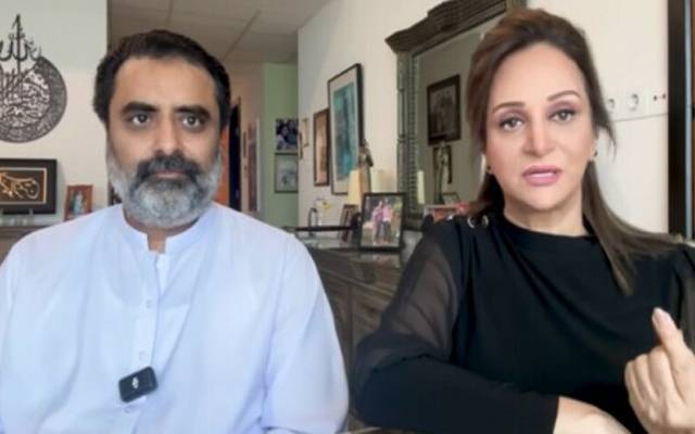 بشریٰ انصاری نے پہلی بار اپنے دوسرے شوہر کے ہمراہ ویڈیو جاری کردی 