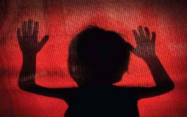  سیالکوٹ : اڑھائی سالہ کمسن بچی مبینہ زیادتی کے بعد قتل 