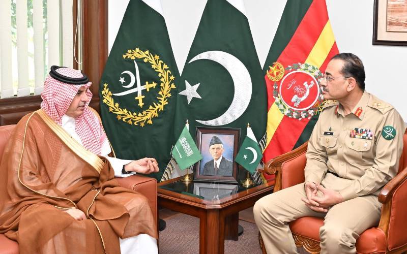  آرمی چیف سے سعودی نائب وزیر دفاع کی ملاقات ، اہم امور پر تبادلہ خیال 