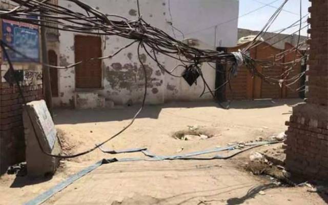  سبزہ زار : بازار سے ملحقہ علاقوں میں بجلی کی خستہ حال تار لٹکنے لگی، شہریوں کا انتظامیہ کیخلاف احتجاج