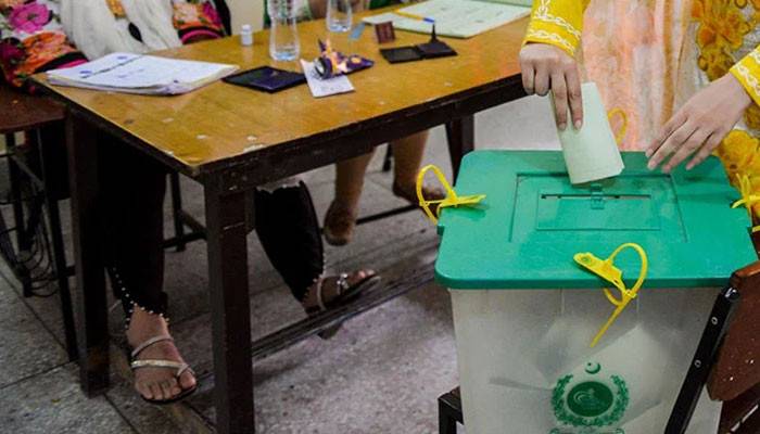 ضمنی انتحابات کا شور، پولنگ کے سامان کی ترسیل کا عمل شروع