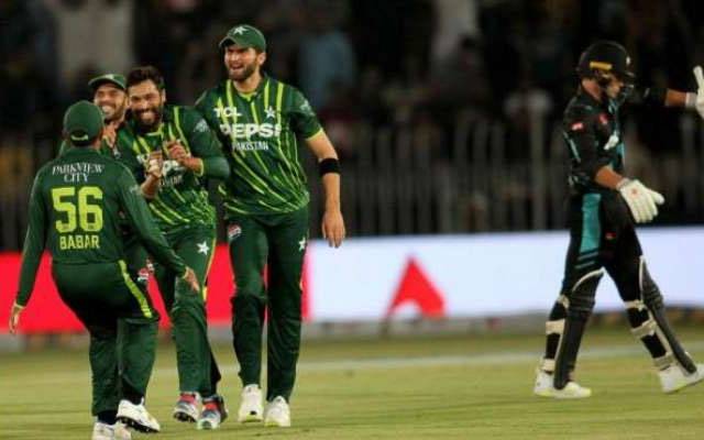 Pakistan New Zeeland T20 Serese Trophey, Babar Azam , City42 