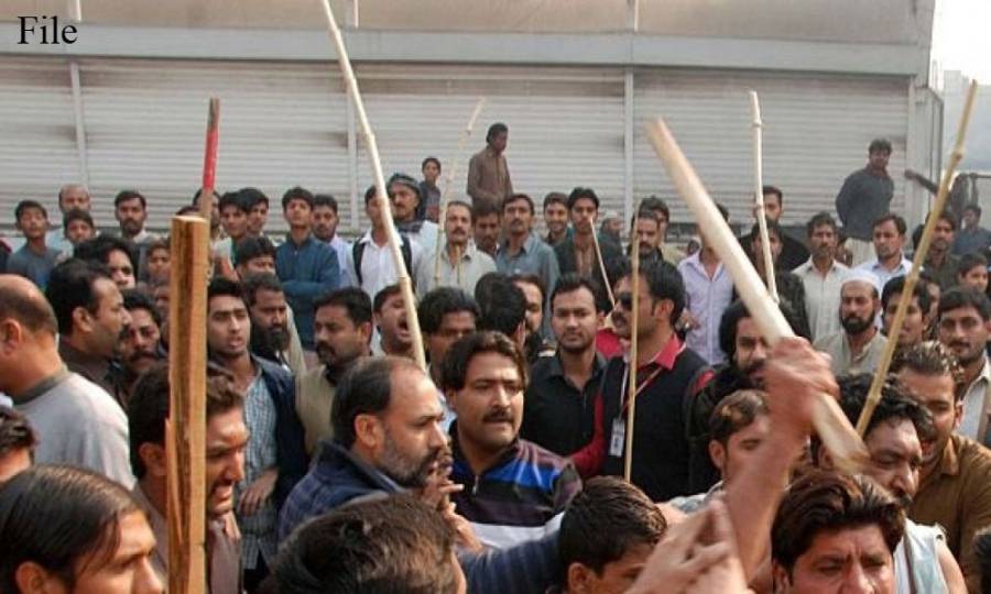 ضمنی انتخاب ،این اے 119میں ن لیگ اور پی ٹی آئی کے کارکنوں میں جھگڑا